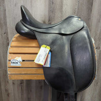 17" Adj *Wide/Red Gullet In Bates Isabell Werth, 2 Med Front Velcro Blocks, Gullet Bar System: no screws or white bar, Leather Pouch & Tool, CAIR Panels, Front & Rear Gussets. Flaps: 16.5"L x 12"W Serial #: V0709279-43
