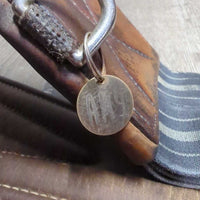 Padded Leather Girth, x3 d rings, 2x els *gc, clean, stains/discolour, wavy els, mnr undone seam

