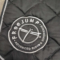 Thick Quilt Jumper Saddle Pad, Piping *gc/fair, hair, clean, v.pilly, rubs, shrunk? puckered, residue
