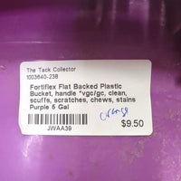 Flat Backed Plastic Bucket, handle *vgc/gc, clean, scuffs, scratches, chews, stains
