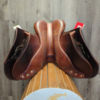 18" MW *5.5" Childeric M CC Saddle, 2 Billet Guards, Tan Childeric Cover, Med Front & Back Blocks, Foam Panels, Flaps: 14"L x 13.5"W 3-1/2 M 18 506 2000 AO
