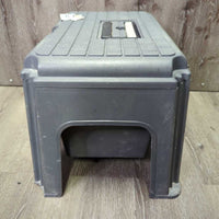 Step Stool - Grooming Tote Box *gc/fair, 0 tray, broken/missing clasp, cracked, mnr dirt, scuffed, scratches

