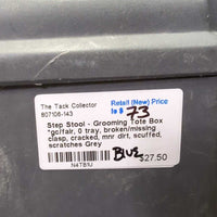 Step Stool - Grooming Tote Box *gc/fair, 0 tray, broken/missing clasp, cracked, mnr dirt, scuffed, scratches
