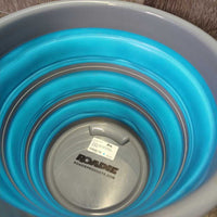 "Roadie" Collapsable Bucket, handle *xc/vgc, mnr dirt, scuffs
