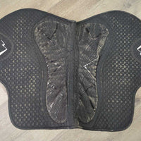 Non Slip Jumper Quilt Pad *fair, clean, v. faded, holey edges, hair, mnr pill, threads, unstitched, dry, crunchy
