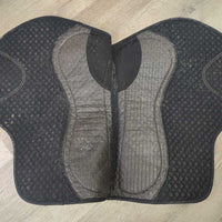 Non Slip Jumper Quilt Pad *fair, clean, v. faded, holey edges, hair, mnr pill, threads, unstitched, dry, crunchy
