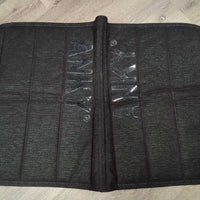 Sparkle Quilt Dressage Saddle Pad, non slip top *vgc, clean, mnr hair, creased
