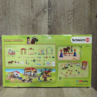 #72149 Farm World Set, 3 Horses, Stall, Course Set, Opened Box, *new
