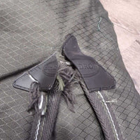 Med?Hvy Winter Stable Blanket, Rolled Fleece Shoulders, 2 legs *gc, clean, residue, v.hairy, sm holes, unstitched & torn seams, rubs & snags
