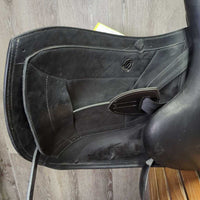 17" *adj *set XW *6" Erreplus Vittoria Dressage Monoflap Saddle, Grey Erreplus Cover, XLg External Front Blocks, Wool Flocking, Flaps: 17"L x 10.5"W Serial #: 17.1285275 BMAZ
