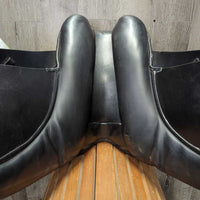 17.5" XXW *7.5" Duett Tango Dressage - Trail Saddle, Light Cotton Duett Cover, Wool Flocking, Rear Gusset Panel, Hoop Tree, Front Velcro Block Covers, Flaps: 16"L x 14" W Serial #: 17.5 36
