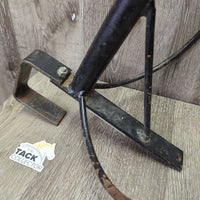 Hvy Stall Mount Wire Saddle Rack, hook *gc/fair, older, rust, scratches, peeled & chipped painted
