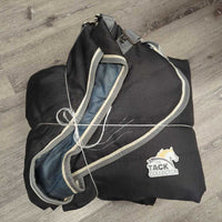 Med?Hvy Winter Stable Blanket, 2 legs *vgc/gc, v.dirty/dusty inside, older?
