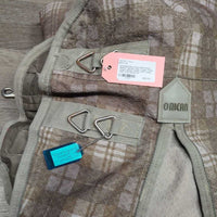 Med Winter Blanket *gc/fair, clean, 0 legs, faded, snags, repairs, stains, older, snags, rubs, frays, 0 wpf
