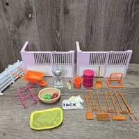 Plastic Stall, 4 Fences, Assorted Stable Equipment
