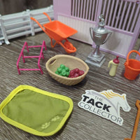 Plastic Stall, 4 Fences, Assorted Stable Equipment
