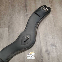 Padded Anatomical Dressage Girth, center strap *filthy, gc, hairy, faded, creases, scratches
