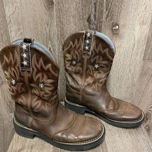 Round Toe Cowgirl Boots *gc, mnr dirt, heel toe scuffs, threads, hair on soles, lining crinkles