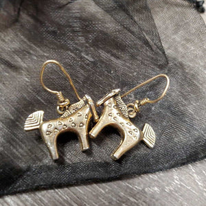 Aztec Horse Earrings, Black Mesh Drawstring Bag *vgc, mnr bent hook