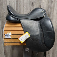 18 MW *5.5" Pariani Dressage Saddle, Navy Pariani Cover, Wool Flocking, Med Front Blocks, Rear Gusset Panels, Flaps: 16.75"L x 12"W Serial #: 18" 1008 1161
