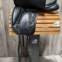 18 MW *5.5" Pariani Dressage Saddle, Navy Pariani Cover, Wool Flocking, Med Front Blocks, Rear Gusset Panels, Flaps: 16.75"L x 12"W Serial #: 18" 1008 1161
